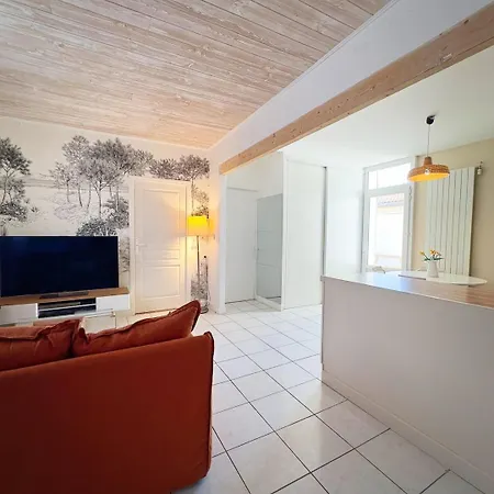 Maloquet, Maison Chaleureuse Proche Ile De Re Apartment *